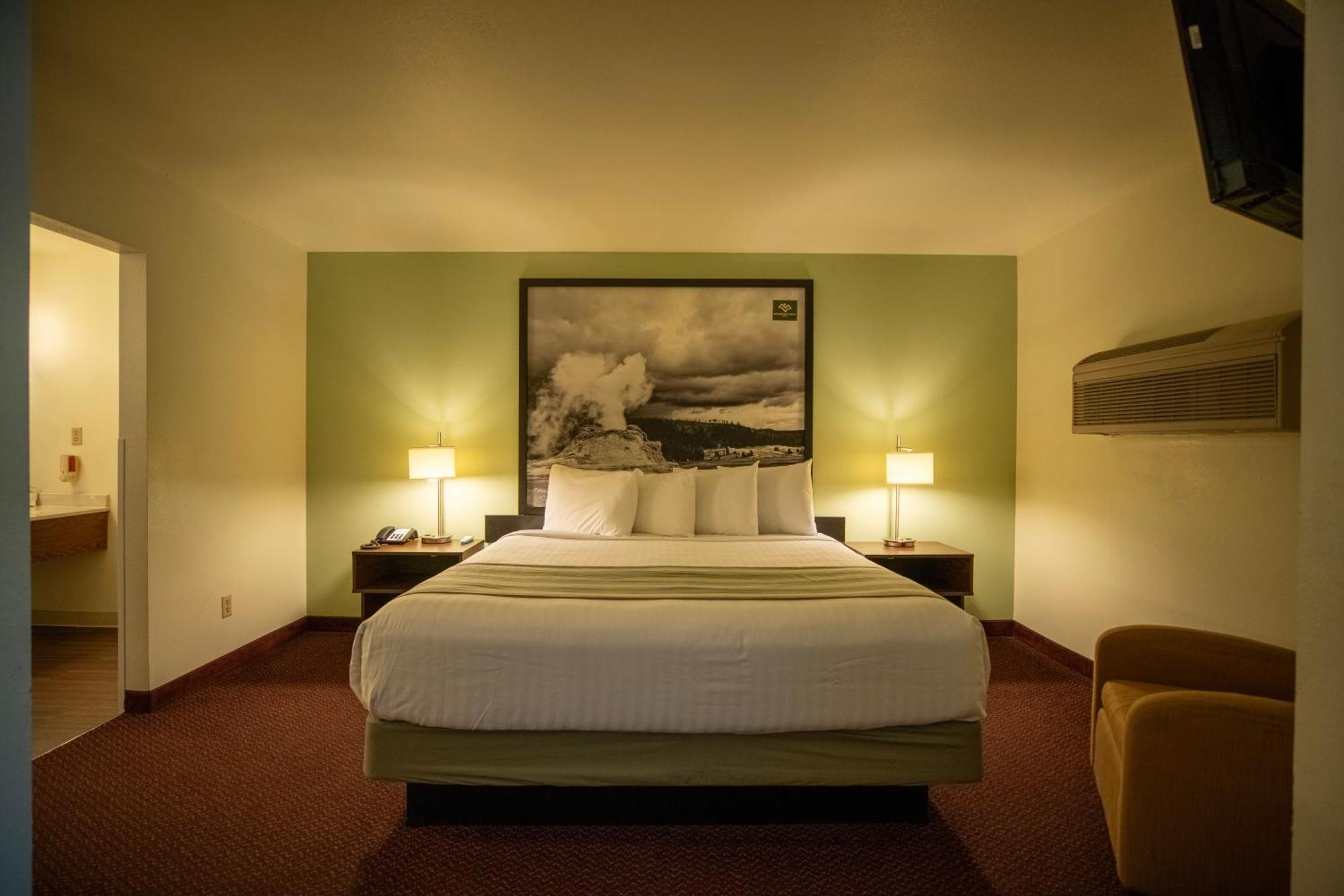 Mountain Vista Hotel เวสต์เยลโลว์สโตน ภายนอก รูปภาพ