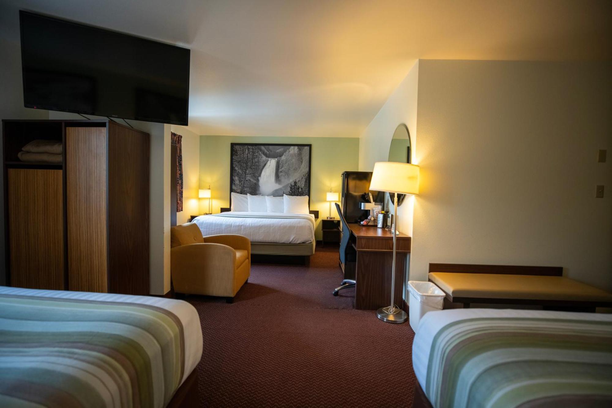 Mountain Vista Hotel เวสต์เยลโลว์สโตน ภายนอก รูปภาพ