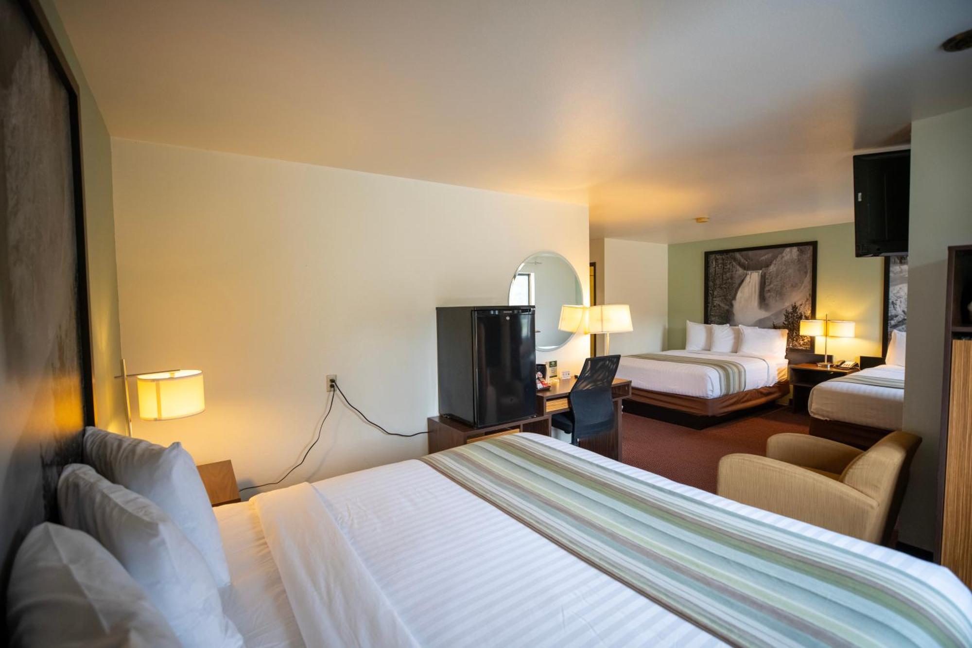 Mountain Vista Hotel เวสต์เยลโลว์สโตน ภายนอก รูปภาพ
